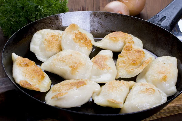 Hemgjord pierogi dumplings — Stockfoto