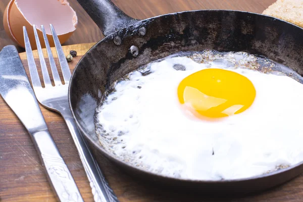 鍋に卵焼き — ストック写真