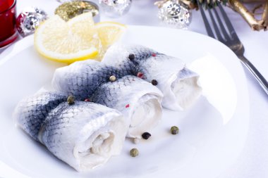 Noel için limonlu rollmops 