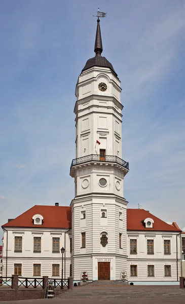 Das sanierte Mogilewer Rathaus. Weißrussland — Stockfoto