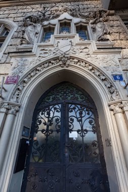 Çek Cumhuriyeti, Prag - 1 Temmuz 2013: Prag 'ın eşsiz ve sofistike mimarisi, sanat-yenilik kapısı, mimari detay  