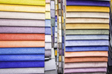 Mobilya yapımı için kumaş örnekleri. Renkli döşeme çizgileri.