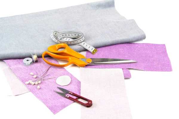 Kumaş ve iplik parçaları. Terzilik, döşenmiş mobilya üretimi.