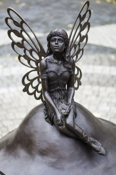 Sculpture de fées dans le parc — Photo