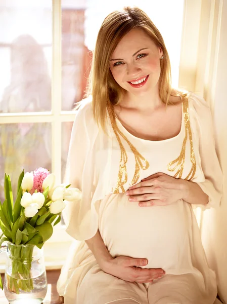 Mujer embarazada. — Foto de Stock