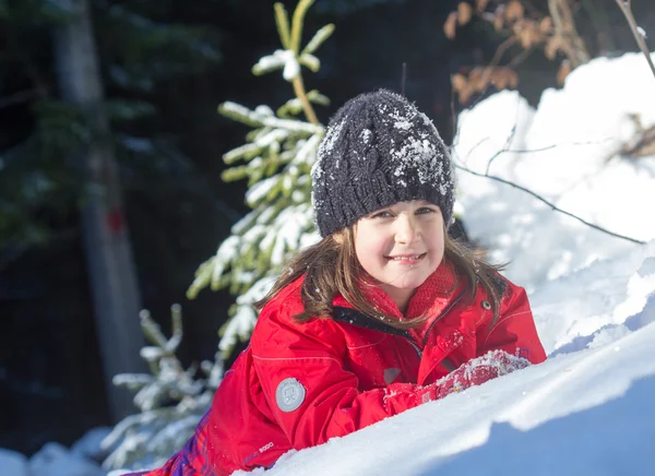 Kleines Mädchen Hat Einen Schönen Tag Schnee — Stockfoto