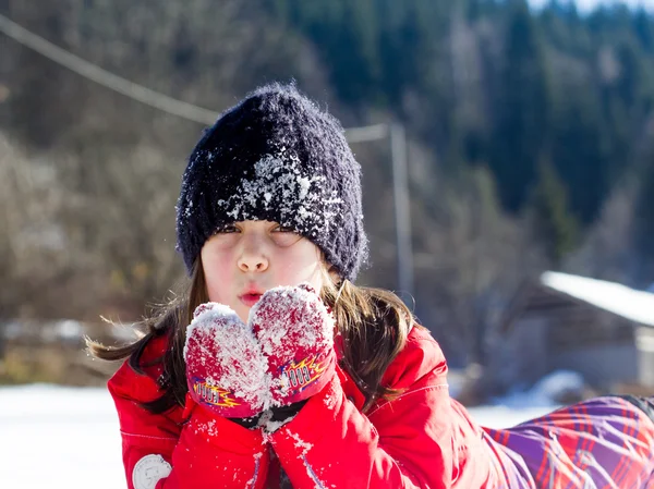 Gelukkig Meisje Sneeuw Leuke Wintertijd — Stockfoto