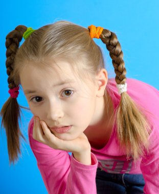 İki örgüler ile kız