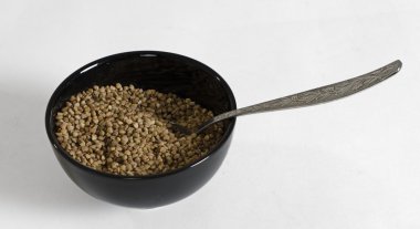 Kara buğday ile kase