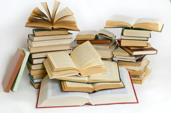 Kitapların çoğu ışık bir yüzeye