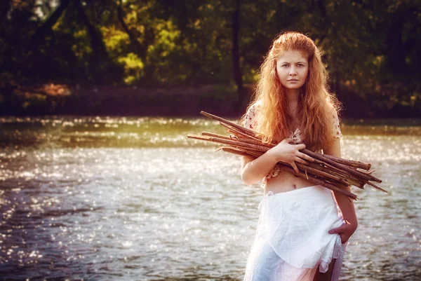 Rurale dai capelli rossi ragazza — Foto Stock