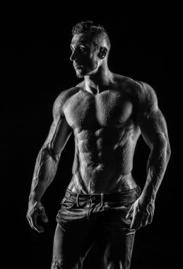 kaslı atletik yakışıklı 