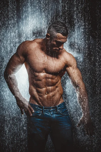 Musclé beau homme athlétique — Photo