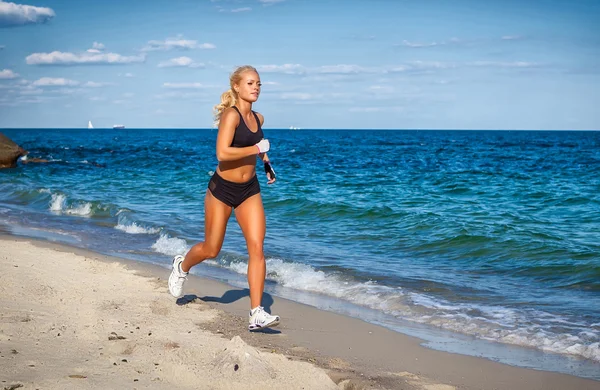 Kvinnliga löpare jogging — Stockfoto