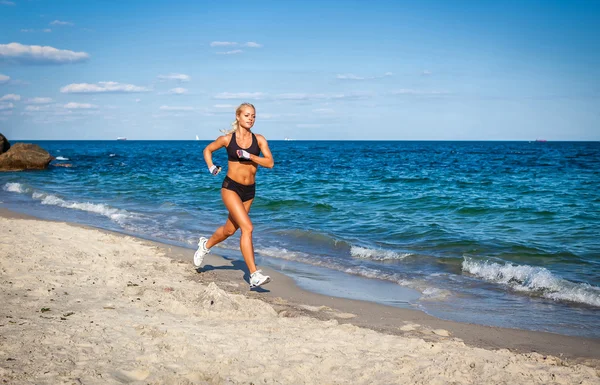 女性跑步慢跑 — 图库照片
