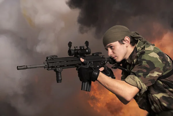 Soldier with automatic assault rifle — Stock Photo, Image