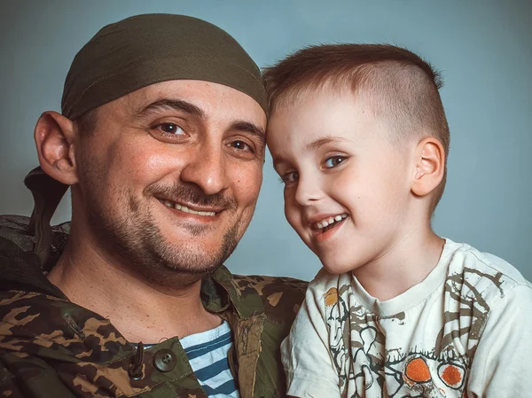 Hijo reunión con el padre — Foto de Stock