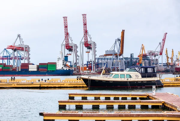 Veduta del porto di Odessa Foto Stock