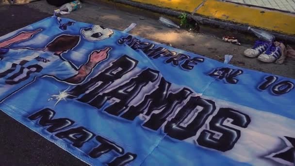 아르헨티나 부에노스아이레스 2020 디에고 마라도나의 초상이 팬들의 포스터 우상에게 작별하는 — 비디오