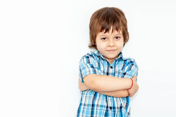 Retrato Menino Emocional Fundo Claro — Fotografia de Stock