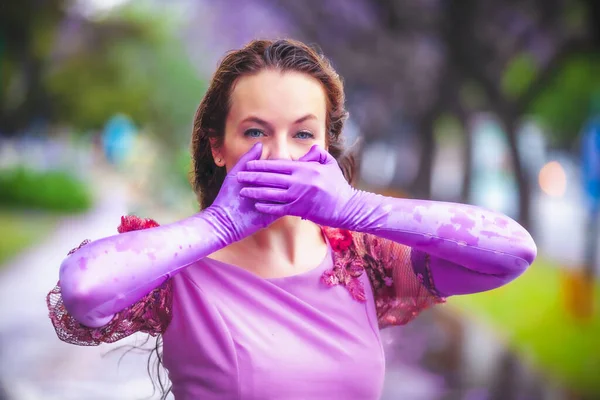 Woman Street Covering Her Mouth Her Hands — Stock Photo, Image