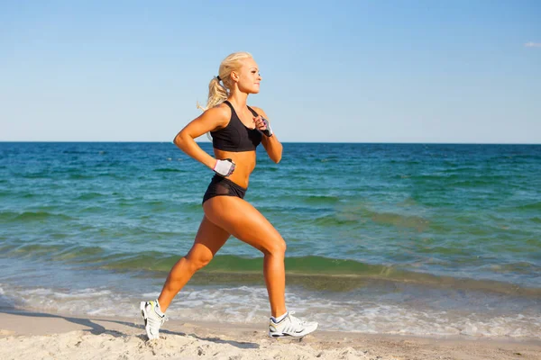 Mujer Corriendo Corredor Femenino Corriendo Durante Entrenamiento Aire Libre Playa —  Fotos de Stock