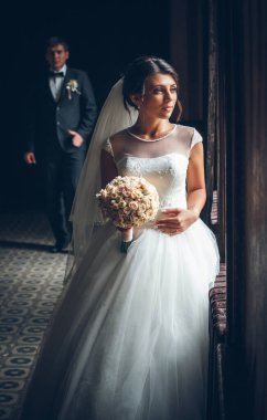 Gelin ve damadın düğün fotoğrafı.