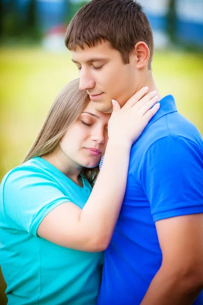 Romantic Couple Relaxing Field — Stock Photo, Image