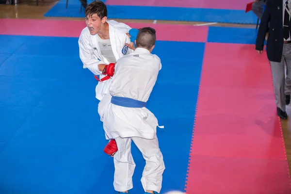 Mannen karate strijd — Stockfoto