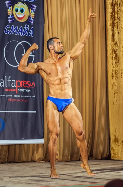 Deltagare i kategori män classic bodybuilding — Stockfoto