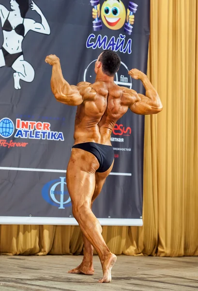 Participante en la categoría Masculino culturismo clásico — Foto de Stock