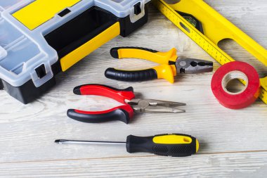 farklı aracı elektrikçi