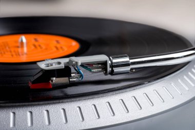 Vinil plakların pikabı. tonearm ve kartuş yakın çekim