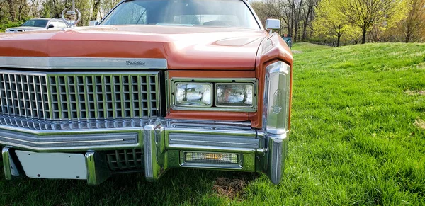 Voorzijde Van Een Klassieke Cadillac Koplampen Grille Bumper — Stockfoto