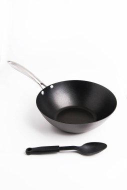 Kırpma Yolu ile beyaz arkaplanda izole edilmiş kulplu pan