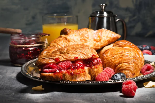 Traditional Healthy Breakfast Croissant Raspberry Jam Orange Juice — Stock Photo, Image