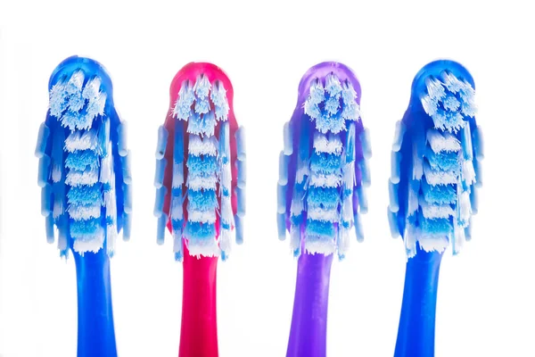 Çok Renkli Diş Fırçaları Beyaz Arkaplanda Yakın Plan — Stok fotoğraf