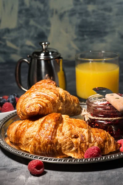 Croissant Raspberry Jam Orange Juice Gray Table — Stock Photo, Image