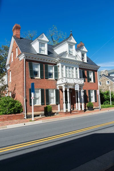 Leesburg Virginia Usa Května2021 Dvoupatrový Zděný Historický Dům Ulici Starého — Stock fotografie