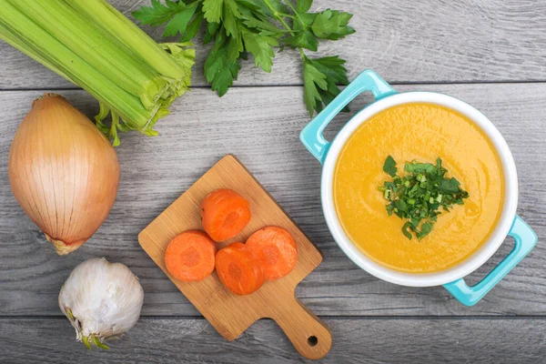 Sammansättning Grönsakssoppa Och Ingredienser Bordet Ovanifrån Hälsosam Mat — Stockfoto