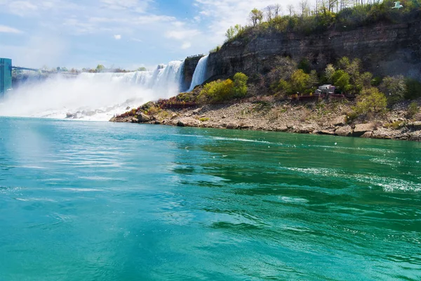 Niagarafallen Titta Underifrån Fallande Vatten Kraschar Stenar — Stockfoto