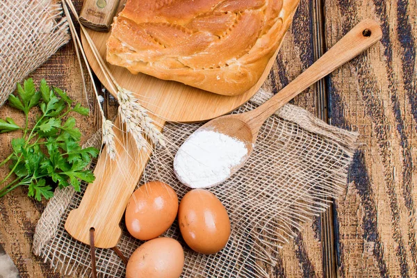 Fresh Bread Made White Flour Next Chicken Eggs Flour Ingredients — Stock Photo, Image