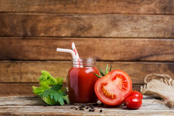 Jus Tomate Frais Dans Verre Avec Céleri Tomate Mûre Sur — Photo