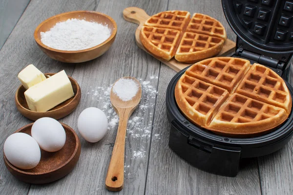 Making Waffles Home Waffle Iron Eggs Flour Ready Made Waffles — Stock Photo, Image