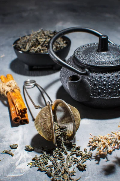 Green Tea Cast Iron Teapot Cinnamon Gray Table — Stock Photo, Image