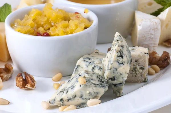 Assorted cheese — Stock Photo, Image