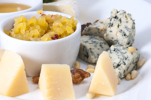 Assorted cheese — Stock Photo, Image