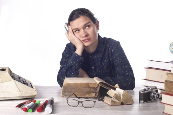 Menina com livro — Fotografia de Stock