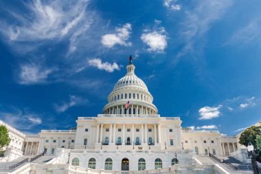 Capitol 'ün Gökyüzüne Karşı Tarihi Mimarisi