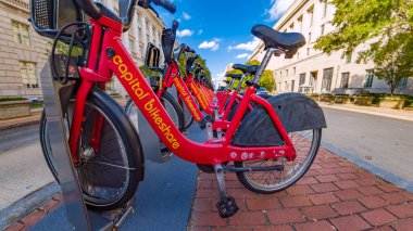 Şehir bisikletinin detaylı görünümü banliyö yolcuları için hazır.
